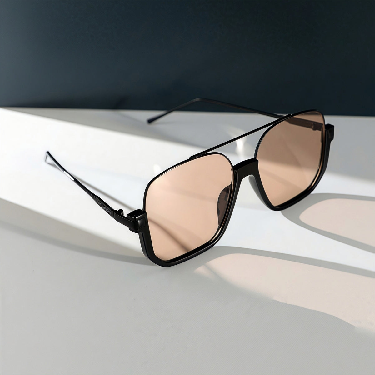 Nerise – Geometric Metal Sunglasses